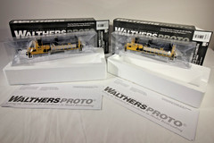HO Walthers Proto GP35 Phase II Santa Fe ATSF #2904 & #2911 Matching Pair NIB DC