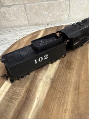 AHM / Rivarossi HO Santa Fe 0-8-0 USRA Switcher Locomotive #102 & Coal Tender
