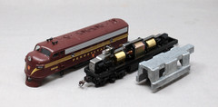 ATHEARN #8023 Pennsylvania Railroad EMD F7A & F7B Diesel Set, C8 Runs Great