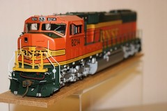 !!! Overland Models AJIN O Scale BNSF SD75M C/P w/ too many LIGHTS #8214