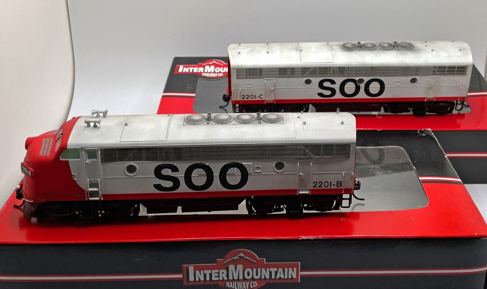 HO INTERMOUNTAIN 49081S EMD F7A F7B SOO LINE 2201-B 2201-C DCC SOUND WEATHERED