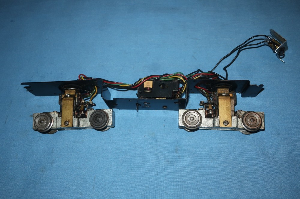 American Flyer Alco Dual Motor Chassis/Frame w/Pul-mor Wheels. Runs well