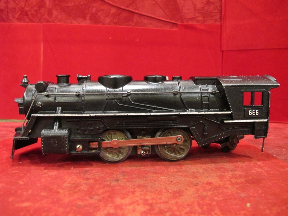 Marx O-27 1666 METAL DIECAST shell Locomotive 2-4-0 ~ tested runs AND LIGHTS.