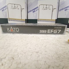 KATO 3069 EF57 N-Gauge Locomotive 23-062 Catenary Poles 11-712 Bundle Opened