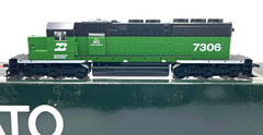 HO KATO 37-01J EMD SD40 BURLINGTON NORTHERN (WHITE CAB) BN # 7306