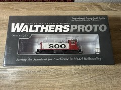 Walthers Proto HO Scale EMD SW1200 Switcher Locomotive, SOO Line #325, 920-31510