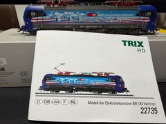 Trix 22735 – SBB Cargo International Vectron 193 525 Electric Locomotive