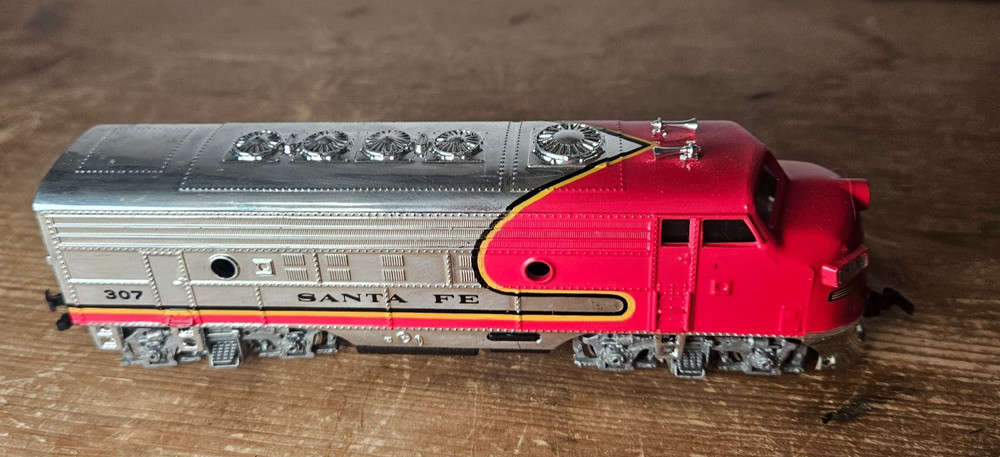 Bachmann HO-Santa Fe #307 Parts only