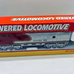Life-Like Trains HO Scale Powered Locomotive Santa Fe Red Silver New