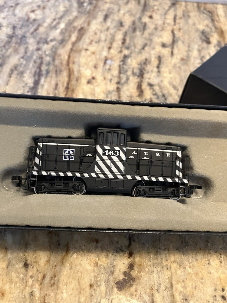 1988 Bachmann Spectrum 41-0800-02 Santa Fe GE 44 Ton Switcher #463 HO scale