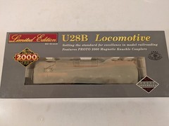 HO GE U28B GN Great Northern DCC Ready NIB NOS # 31082