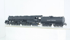 HO Scale Bowser Union Pacific 4-6-6-4 Challenger Locomotive & Tender #3705