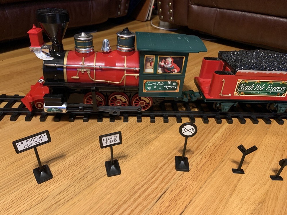 EZTEC G GAUGE CHRISTMAS ENGINE SCIENTIFIC NORTH POLE EXPRESS LOCOMOTIVE Set (C4