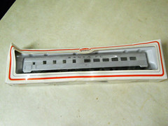 Model Power HO Scale Budd Passenger Car 8862 Santa Fe Railroad Train Car