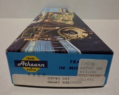Athearn #4128 Great Northern RN #404 SDP40 Dummy Diesel Locomotive HO 1:87 CIB
