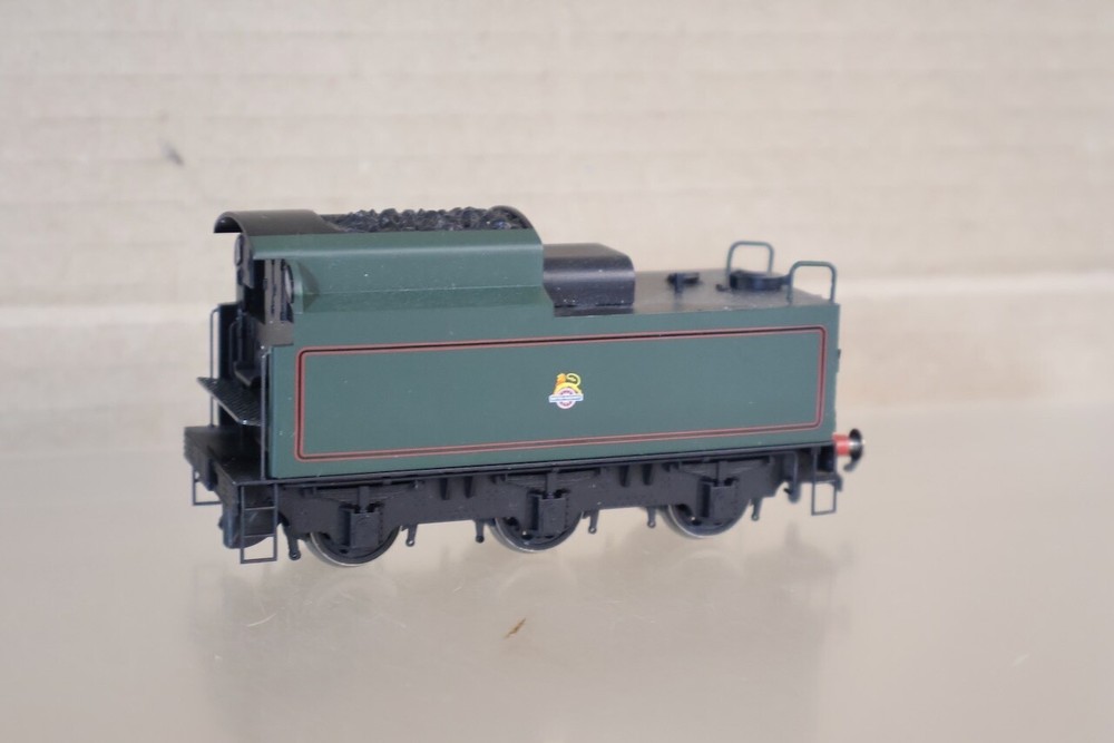 HORNBY R2267 TENDER for BR 4-6-2 MERCHANT NAVY LOCO 35025 BROCKLEBANK LINE om