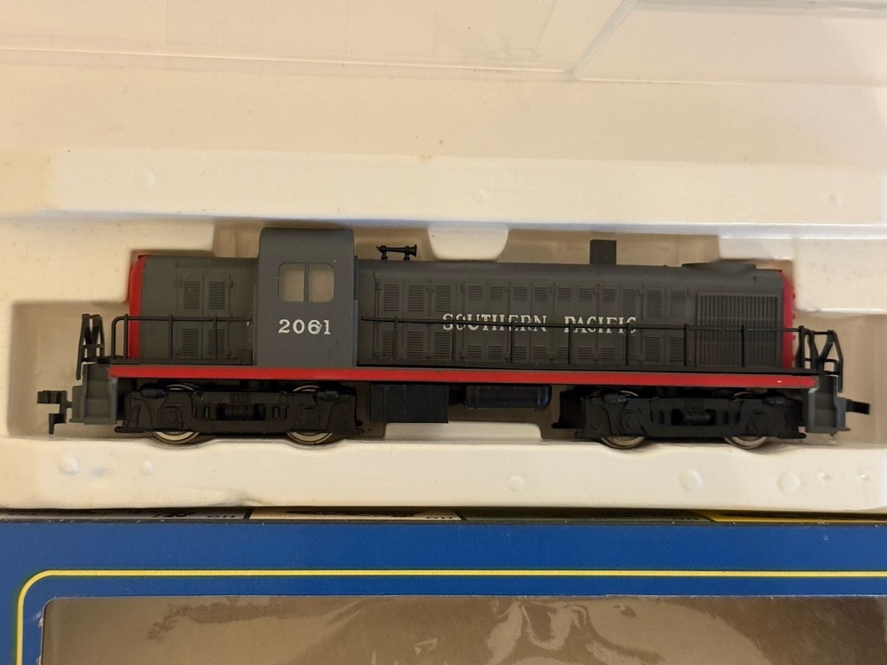AHM HO RS-2 DUMMY SOUTHERN PACIFIC 2061