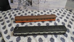 Massive lot of ho scale passenger cars, locomotives and shells READ DESCRIPTION