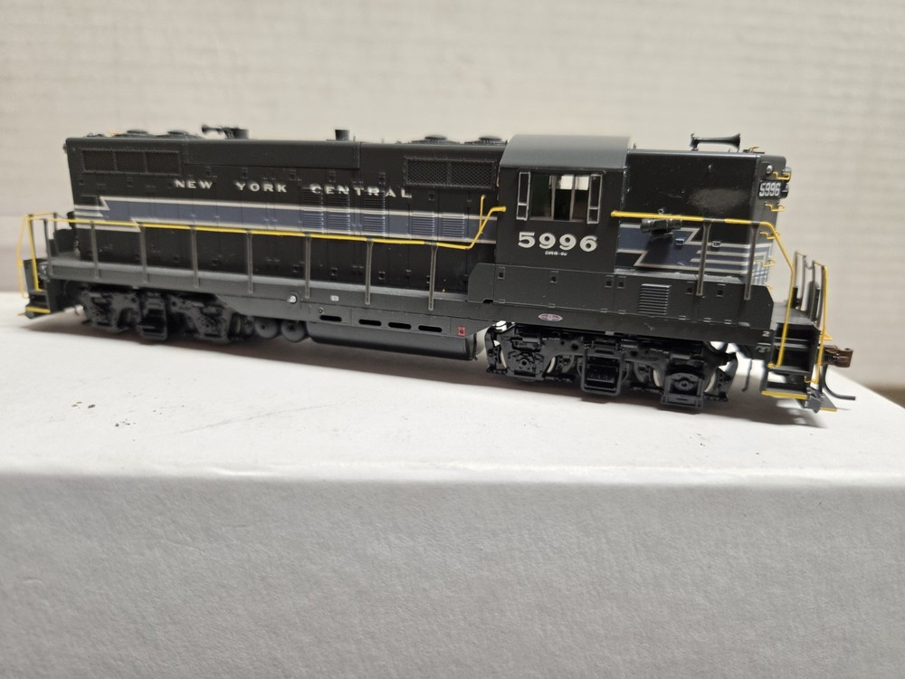 Athearn Genesis HO Scale NYC New York Central GP9 #5996 DCC READY