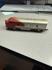Vintage Santa Fe Diesel Locomotive 4015 Motor Loud But Runs Needs Major Overhaul