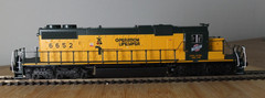 Kato 37-6521 HO gauge EMD SD38-2 diesel loco Chicago & North Western Op Lifesave