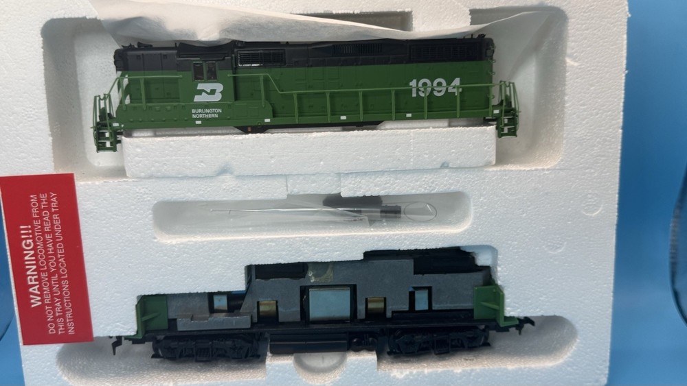 Proto 2000 HO Burlington Northern GP18 #1994 New Old Stock Tested Runs