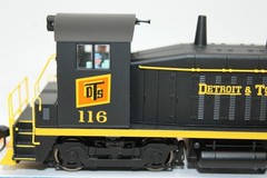 Walthers HO DTS Detroit Toledo Shore Line SW7 Diesel Locomotive #116 DCC Ready
