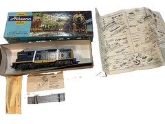 NIB HO Gauge Athearn GP – 9 Powered Diesel Engine 2685 ATSF W/Instructions.🚂🔥