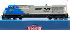 HO ATHEARN ROUNDHOUSE RND97255 AC44C6M NORFOLK SOUTHERN NS # 4001 DCC READY
