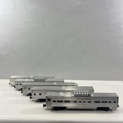 LIONEL O-GAUGE POSTWAR 2530 2531 2532 2533 2534 – 5 Silver Cars RED Taillight
