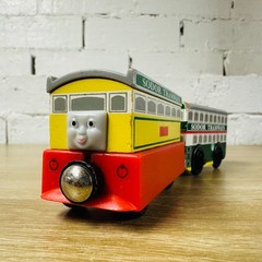 Flora & Flora’s Tram – Thomas the Tank & Friends Wooden Railway Magnet Trains