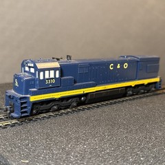 HO Scale Athearn 3461/3471 C & O – U30C Diesel SET OF 2 Powered/Unpowered