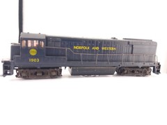 Athearn HO Scale Norfolk & Western U25B Diesel Locomotive N&W 1903 NEEDS WORK