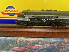 NEW YORK CENTRAL F3A&F3B LOCOS- DCC/SOUND – HO Scale -“GENESIS” NEW RTR OOP