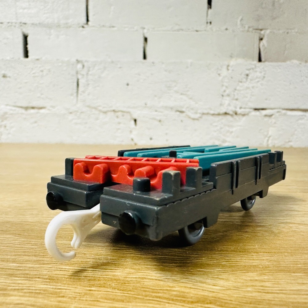Steel Beams Grey Flatbed – Thomas the Tank & Friends Trackmaster Tomy Trains