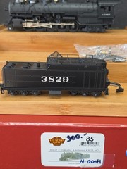 BROADWAY LIMITED HO 85 SANTA FE &SF 2-10-4 PTD & LETTERD 3829 STEAM ENGINE READ