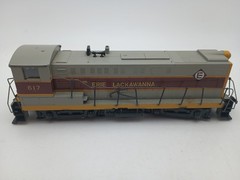 Athearn #3703 HO Erie Lackawanna #617 S12 Diesel Switcher Locomotive