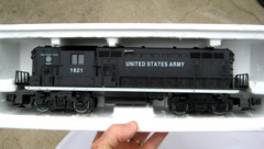 Vintage ~ LIONEL ~ U.S. ARMY GP-7 Diesel LOCOMOTIVE 6-18840 ~ Running with Box
