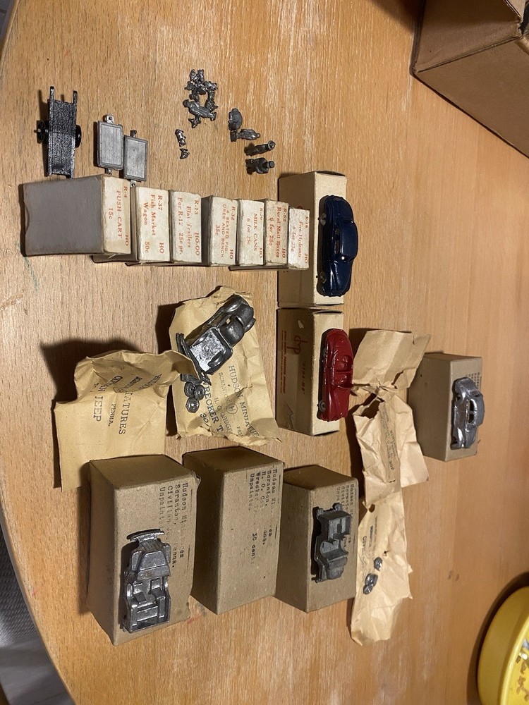 DYNA MODEL PRODUCTS CO HO Lot With Hudson Miniatures Cars And Animals With Boxes