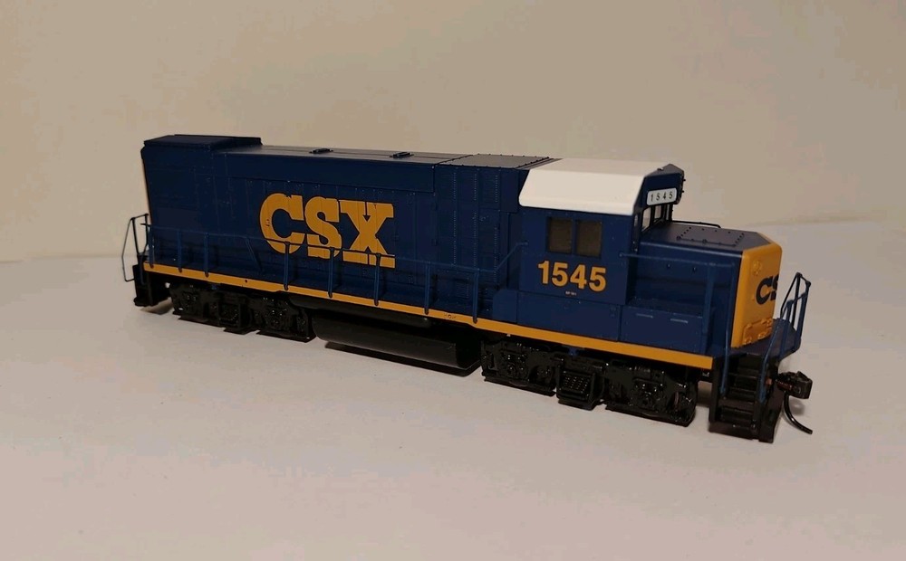 Walthers Trainline 931-2503 HO Scale EMD GP15-1 CSX YN3 Scheme #1545 Excellent