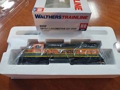 Walthers Trainline HO-Scale 931-2500 GP15-1 Locomotive BNSF #1478