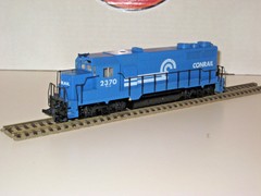KATO 37-033 HO Scale Conrail EMD GP35 Phase 1a Diesel Engine #2370