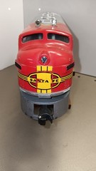 Lionel 2243 Santa Fe Diesel F-3 Locomotive, Barrel & Lumber Car, 7 Piece Set