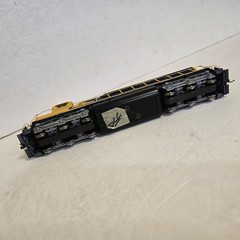 Kato 37-1746 HO Santa Fe EMD SD-45 Loco Runs DC & DCC No Sound