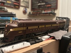 Ho Scale Rivarossi Pennsylvania E-8 (E-9) Diesel Locomotive Set DC exc cond NIB