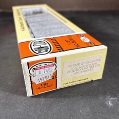 CON-COR 1:87 MODEL TRAIN HO SCALE LOCMOTIVE EMD GP-38 PENN RAILROAD NEW OPEN
