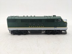 Stewart 5021 HO Southern EMD FT A Powered Diesel Locomotive EX/Box