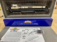 Athearn Genesis G6462 HO SD70MAC BN BNSF Executive Rd #9813 DCC Ready! New