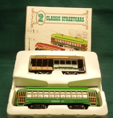 Vintage 2 Classic Streetcars HO Scale Desire St 463 and Powell & Mason Street