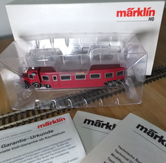 Marklin 3124 HO gauge Micheline Type 11 railcar in red livery